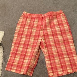 Women’s golf shorts. FINAL MARKDOWN